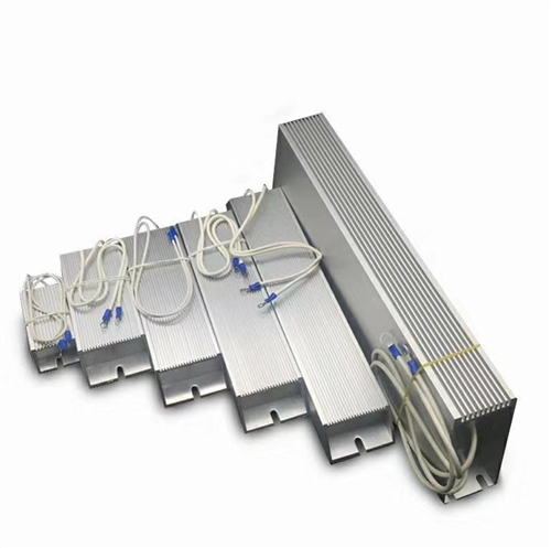 鋁殼電阻，外殼采用鋁合金（金鋁殼），表面有散熱槽